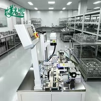 Machine de marquage laser à fibre avec alimentation automatique intégrée pour le traçage de pièces métalliques