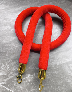 เชือกกั้นฝูงชนแบบมีเสา Red Velvet พร้อมตะขอสีทองสำหรับแขวน เชือก VIP สำหรับตกแต่งงานปาร์ตี้ - Product Image 3