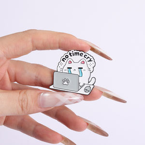 Pin de Esmalte con Frase Divertida de Gato, Broche con Estampado de Animal, Joyería de Regalo, Pin de Solapa con la Frase 'No Time Cry I Hate It Here' - Product Image 4
