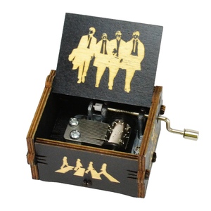 <span class=keywords><strong>Caja</strong></span> <span class=keywords><strong>Musical</strong></span> de Madera con Grabado Láser Negro de Davy Jones, de Moda, para Regalos de Navidad, Regalo de Cumpleaños, Retro, de Madera con Manivela y Base - Product Image 4