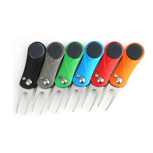 Lot de marqueurs de balle de golf pliables en acier inoxydable et aluminium, outils de réparation de divots de golf et fourches de réparation - Product Image 3