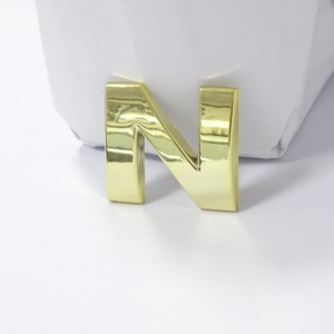 Decalcomanie con logo con emblema con lettere d'oro per auto personalizzate per adesivi Quattro <span class=keywords><strong>Volvo</strong></span> Suzuki Mazda Skoda Ford Audi Cadillac Lexus - Product Image 3