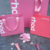 Sacs en papier personnalisés imprimés à chaud avec poignées en nylon et ruban, sacs fourre-tout pour femmes, sacs de shopping de luxe pour cosmétiques et cadeaux