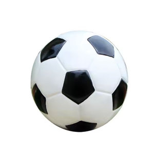 Estatua de escultura de balón de fútbol de fibra de vidrio icónica de gran tamaño hecha a medida - Product Image 3