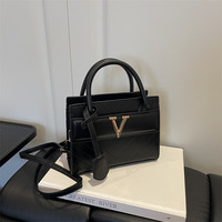 Sac à main de luxe matelassé avec logo en V pour femme, sac à bandoulière en cuir PU avec coutures chevron, pochette pour femme