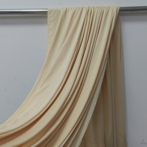 Tissu <span class=keywords><strong>de</strong></span> <span class=keywords><strong>fond</strong></span> en soie <span class=keywords><strong>de</strong></span> lait douce, <span class=keywords><strong>vente</strong></span> en gros d'usine, idéal pour la décoration <span class=keywords><strong>de</strong></span> scène <span class=keywords><strong>de</strong></span> mariage et <span class=keywords><strong>de</strong></span> fête - Product Image 3