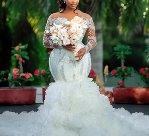 ชุดแต่งงานทรงเมอร์เมด LY-WD0755 ปักลายลูกไม้ประดับคริสตัลวิบวับ พร้อมชายกระโปรงยาวแบบปัดพื้น คอวี  ไซส์พลัส แต่งระบาย - Product Image 2