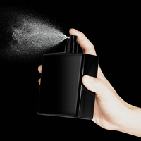Bouteilles de parfum en verre carrées vides de luxe haut de gamme d'une capacité de 100ml avec pulvérisateur à pompe étanche directement de l'usine-pour diffuseur