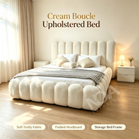 Lit de rangement moderne et luxueux en bouclette crème avec tête de lit rembourrée et design nuage de bulles