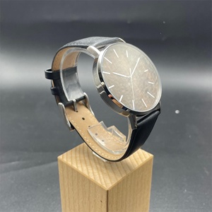 Reloj de Hombre Superligero, Correa de Cuero de Primera Calidad, Diseño ODM, Resistente al Agua 3BAR, Reloj de Vestir con Esfera de Madera, Cuarzo MIYOTA, Analógico Redondo - Product Image 4