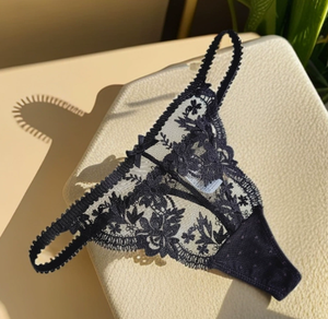 กางเกงในลูกไม้สีดำแบบ Thong เอวต่ำ ระบายอากาศได้ดี ลายดอกไม้ สำหรับผู้หญิง - Product Image 4