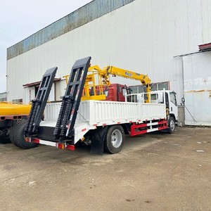 Grúa Móvil ISUZU 4X2 Montada en Camión con Manipulador de 3.2 Toneladas y Pluma Recta para Construcción - Product Image 1