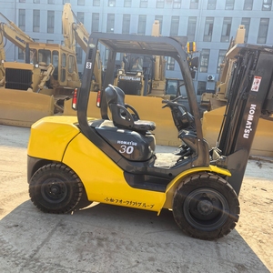 Montacargas USADO de 1.5 a 3.0 Toneladas, Gasolina/Diésel, KOMATSU, TCM, NISSAN, MITSUBISHI, UF-16, Mástil de Dos Etapas, 1070mm, 100mm, Origen Japón - Product Image 3