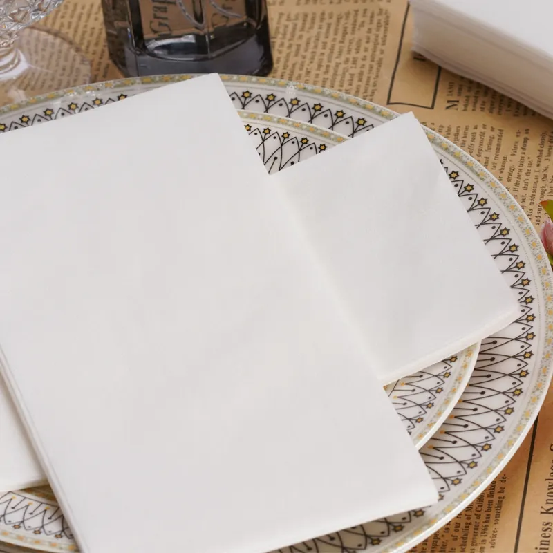 Serviettes en tissu Airlaid jetables blanches à impression pliante personnalisée pour la salle de bain de mariage Serviettes en papier de luxe