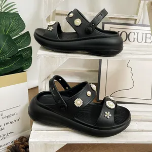 2024 Ladies Loose Tall Platform Garden Shoes Cute Cartoon Beach Slides Slippers Girls High Heels Height Increase Summer Wear