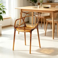 Chaise de mariage empilable en plastique personnalisable en couleur avec accoudoirs confortables pour banquets, fêtes et événements – Vente en gros