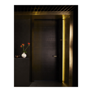 Puerta de entrada moderna de aluminio fundido de superficie irregular-Núcleo sólido impermeable para hoteles y dormitorios de villas de lujo costero - Product Image 2