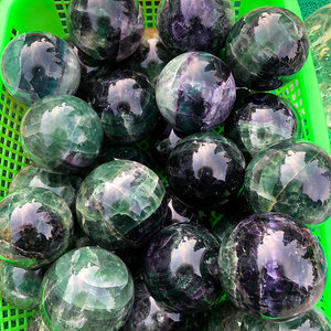 Bola de cristal polido natural verde e roxo para artesanato, esfera de cristal de fluorite - Product Image 4