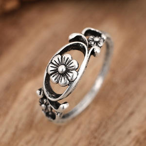 T0278 Flower Pattern Alloy <b>Ring</b> Antique <b>Silver</b> Plated Unisex Fashion <b>Ring</b> Gift For Women <b>Men</b> - Product Image 1