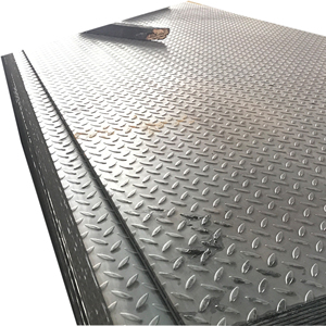 Q235 A36 Placa de piso de patrón de caída de lágrima de hoja de acero al carbono laminado en caliente con resistencia al deslizamiento de diamante - Product Image 1