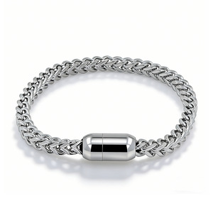 Pulsera de Cadena de Acero Inoxidable con Cierre Magnético para Niños, Chapada en Oro, Estilo Lujoso y Moderno - Product Image 4