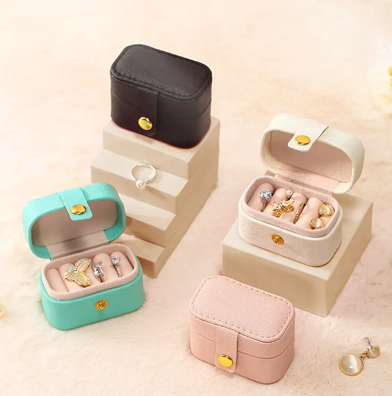 Caixa de joias portátil de alta qualidade em couro PU, caixa de armazenamento para brincos de viagem, caixa de bolso com logotipo personalizado, caixa de presente para joias