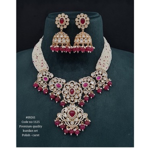 Ensemble de collier Kundan plaqué or 09261 avec boucles d'oreilles assorties pour femmes, bijoux pour occasions festives, mariage, fête - Product Image 1