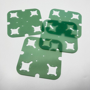Plaque d'isolation en fibre de verre pour applications de panneaux solaires haute température avec design perforé - Product Image 2