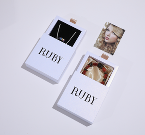 Elegante caja de regalo extraíble para joyas con inserto enmarcado para exhibir collares, anillos y pulseras. Caja de regalo de papel ecológico. - Product Image 2