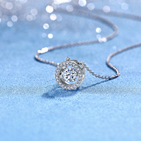 Collier Pendentif en Argent Sterling avec Moissanite Dansante et Design Halo, Pierre Centrale Vibrante - Tendance