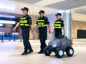 หุ่นยนต์ลาดตระเวนรักษาความปลอดภัยอัตโนมัติ VORAN ความแม่นยำสูง 5 ซม. หุ่นยนต์รักษาความปลอดภัย AI สำหรับสนามบิน - Product Image 6