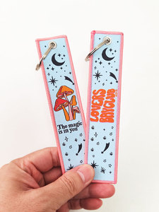 พวงกุญแจปักลายสองด้านสำหรับงานการบินและของที่ระลึกการเดินทาง - Product Image 4