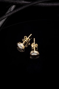 Pendientes de Oro Rosa Vintage con Engaste de Bisel, Diamante de Laboratorio con Corte Pera, Oro de 14k, Estilo Colgante con Patrón de Flecha de Gota de Agua - Product Image 4