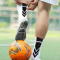 Chaussettes de football athlétiques antidérapantes avec logo personnalisé, chaussettes de football rembourrées, chaussettes de sport antidérapantes unisexes, chaussettes de sport avec grip
