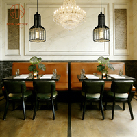 Ensemble de meubles commerciaux modernes et durables pour restaurants et cafés : banquette, chaise et table