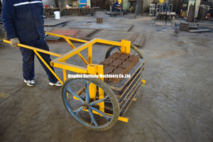 Machine à fabriquer des blocs creux en béton de <span class=keywords><strong>ciment</strong></span> africain QT4-25, machine à briques à haut rendement - Product Image 6