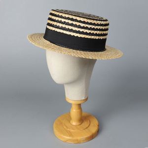 Chapeau de paille rayé pour femme, large bord, protection solaire, style boater, idéal plage et extérieur, collection été 2025 - Product Image 2