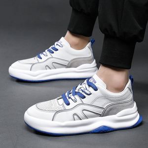 Chaussures de marche blanches sportives à lacets pour hommes, légères, amortissantes, tendance, à bout fermé et antidérapantes - Product Image 4