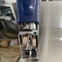 Imprimante jet d'encre industrielle Domino Ax550i d'occasion – Dispositif de marquage haute performance pour le codage des cartons et des bouteilles en plastique