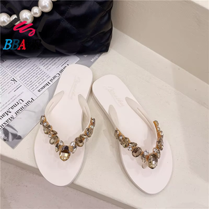 Wholesale Luxury Anti-Slip Women's Summer Flip Flops New Outdoor Beach Sandals PVC Chain Decoration Breathable <b>Slipper</b> Upper - Product Image 5