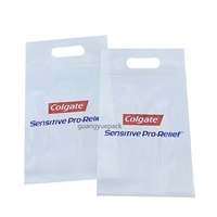 Sac en plastique blanc laiteux personnalisé réutilisable en PEBD avec fermeture éclair et poignée découpée pour emballage de dentifrice, échantillons cosmétiques et vente au détail