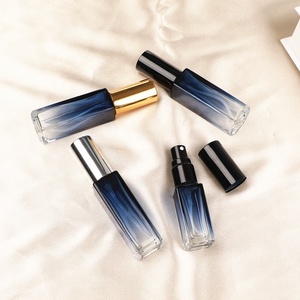 5ml 10ml 20ml Vacío <span class=keywords><strong>Venta</strong></span> caliente Gradiente Azul Spray Botella <span class=keywords><strong>de</strong></span> perfume Cuadrado con tapa <span class=keywords><strong>de</strong></span> aluminio Botella <span class=keywords><strong>de</strong></span> vidrio vacía - Product Image 5