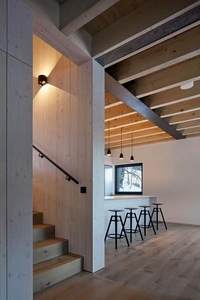 <span class=keywords><strong>Chalet</strong></span> <span class=keywords><strong>moderne</strong></span> Maisons en bois pour les vacances de ski chez l'habitant sur une pente enneigée avec extérieur sombre et <span class=keywords><strong>intérieur</strong></span> en bois - Product Image 5