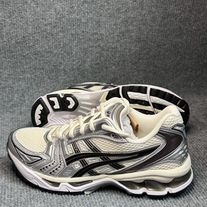 Scarpe da Corsa Leggere e Confortevoli con Assorbimento degli Urti, Antiscivolo e Resistenti all'Usura, Scarpe Sportive Traspiranti in Rete per Esterni - Product Image 3