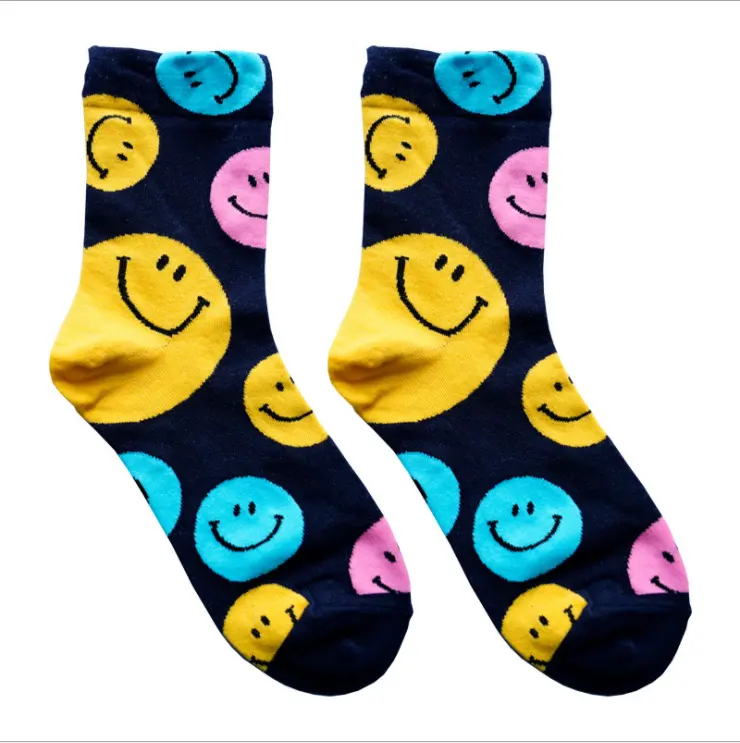 Gemütliche Socken mit Smiley-Gesichtern Niedliche weiche gelbe Happy Faces Damen-Socken Bunte Smiley-Gesichter-Socken