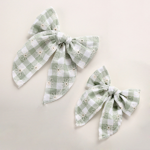 2 unids/set mamá y yo <span class=keywords><strong>accesorios</strong></span> para el cabello Clips de lazo a cuadros Gingham bordado flor mamá y yo pasadores conjunto de Clips de lazo - Product Image 1