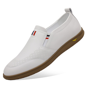 Mocasines blancos sin cordones, zapatos informales de cuero con suela suave para hombre, estilo británico, cómodos y transpirables para uso diario - Product Image 5