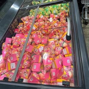 Popolare su TikTok e sui Social Media, Questo Snack Congelato (75g) Presenta un <span class=keywords><strong>Gelato</strong></span> al Cioccolato a Forma di Pesca 3D. - Product Image 5