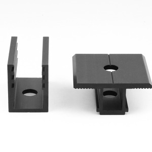 Soporte de Montaje Solar con Abrazadera Central Ajustable para Paneles Fotovoltaicos, Acabado Anodizado - Product Image 1