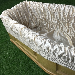 Tissu funéraire en satin de style XZR-76 européen et <span class=keywords><strong>cercueil</strong></span> <span class=keywords><strong>moins</strong></span> <span class=keywords><strong>cher</strong></span> à l'intérieur des intérieurs de garnitures de <span class=keywords><strong>cercueil</strong></span> en tissu - Product Image 1